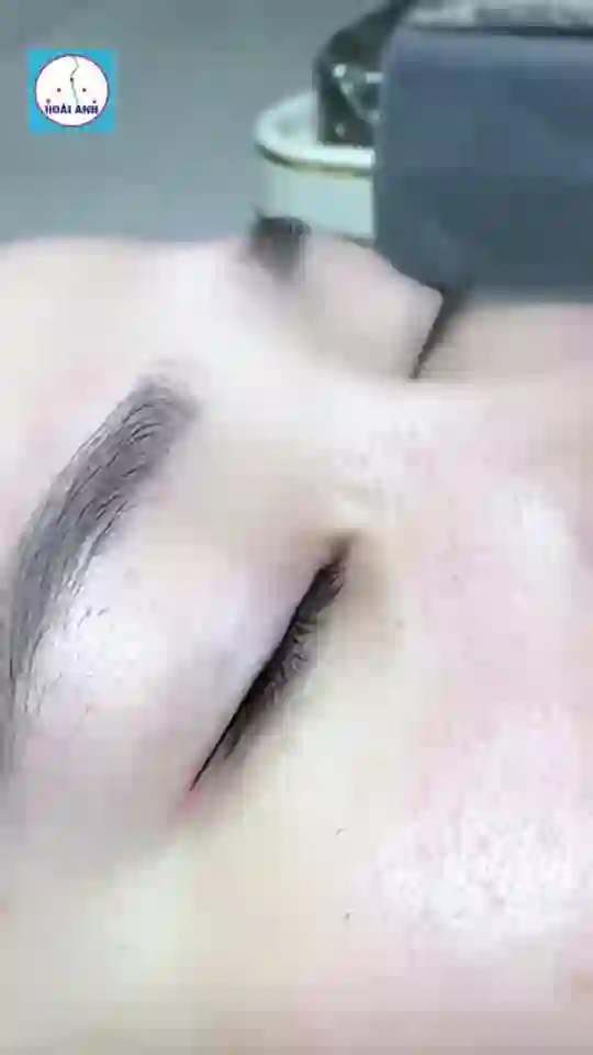 Phun mí — thay đổi nhỏ, ánh mắt cuốn hút