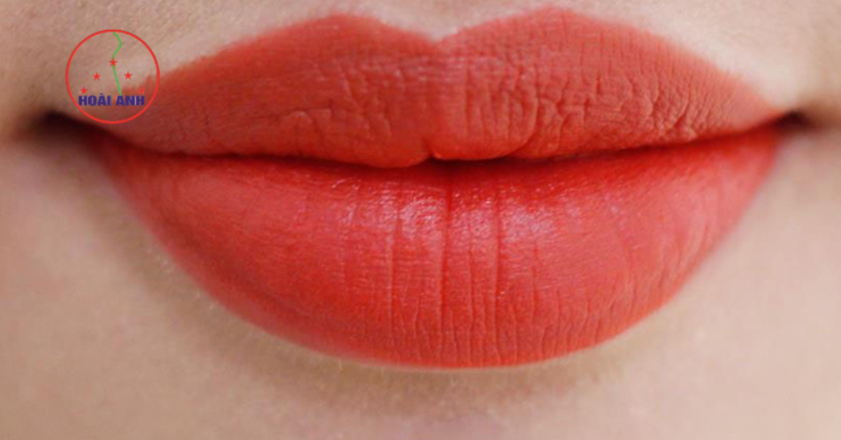 dịch vụ phun môi màu tự nhiên Hoài Anh uy tín