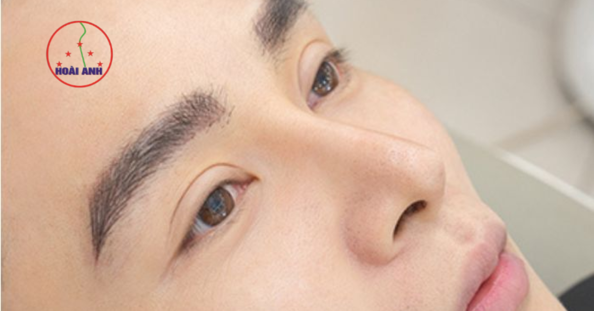 Dáng chân mày nam mạnh mẽ tự nhiên