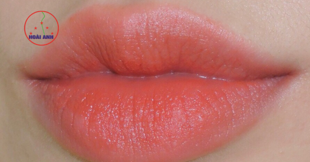 Phun môi màu cam san hô tự nhiên