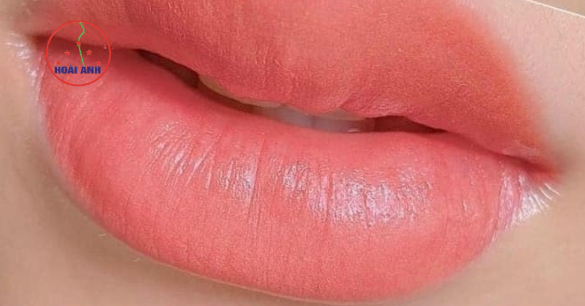 Phun môi cam san hô không thâm