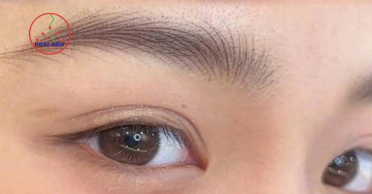 Chân mày sau phun lên màu tự nhiên