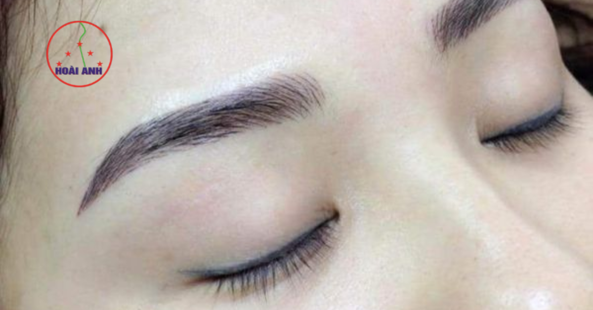 Phun mày tán bột tạo dáng mày hài hòa