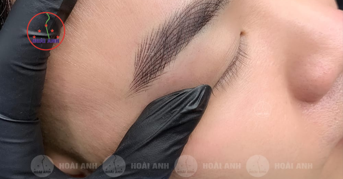 Mực phun mày Hoài Anh bền màu lâu dài