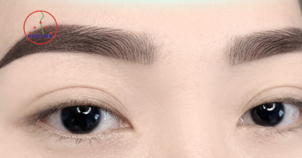 Dáng mày phong thủy giúp gương mặt hài hòa và có điểm nhấn hơn
