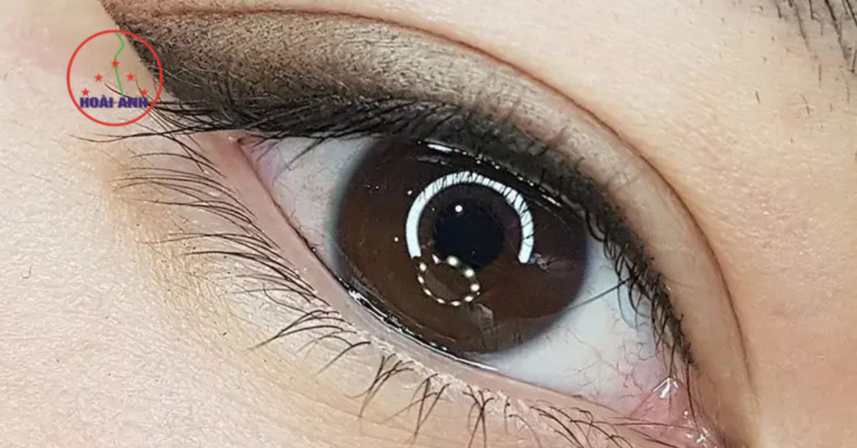 Phun mí ombre giúp mắt rõ nét tự nhiên