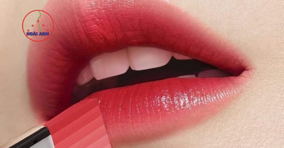 Phun môi phủ bóng tại Hoài Anh ưu tiên vẻ đẹp tự nhiên