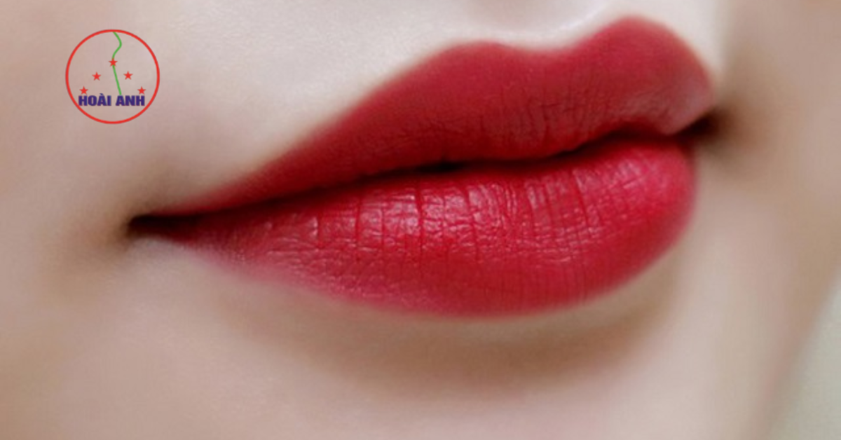 Phun môi nano giúp đôi môi đều màu, mềm mại