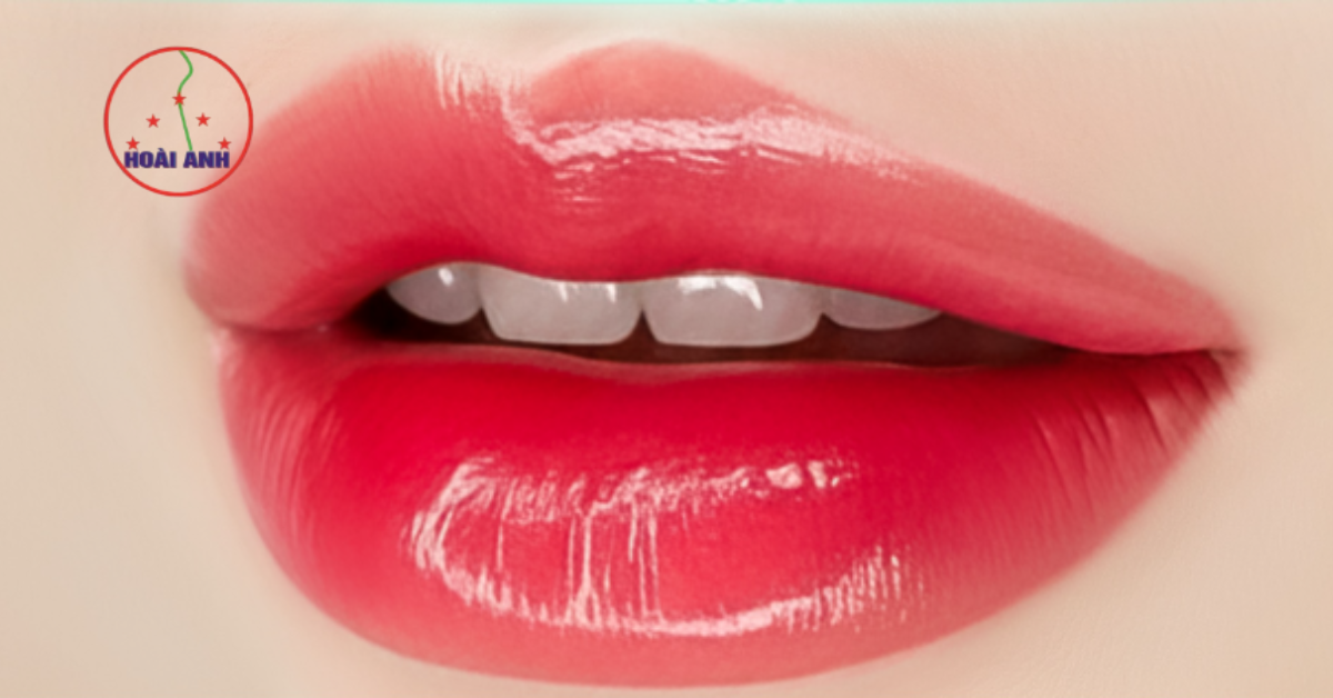 Phun môi cho môi khô giúp cải thiện sắc môi nhợt nhạt