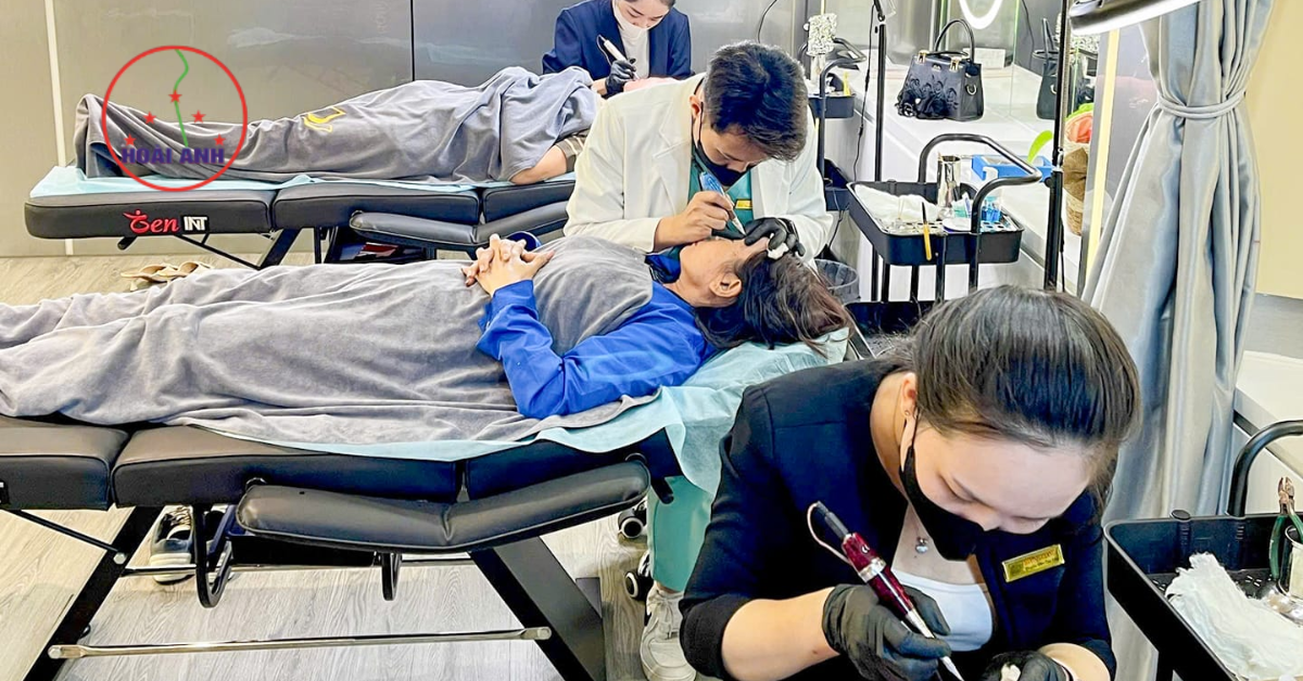 Đội ngũ làm việc chuyên nghiệp tại TMV Hoài Anh