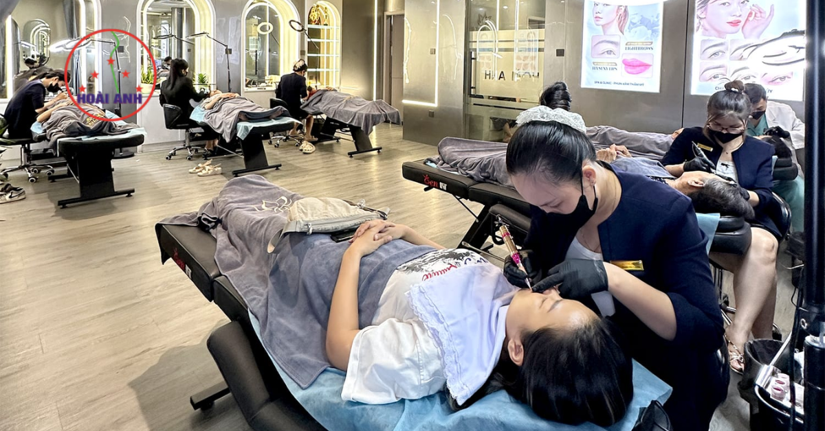 Kỹ thuật phun môi chuyên nghiệp tại TMV Hoài Anh