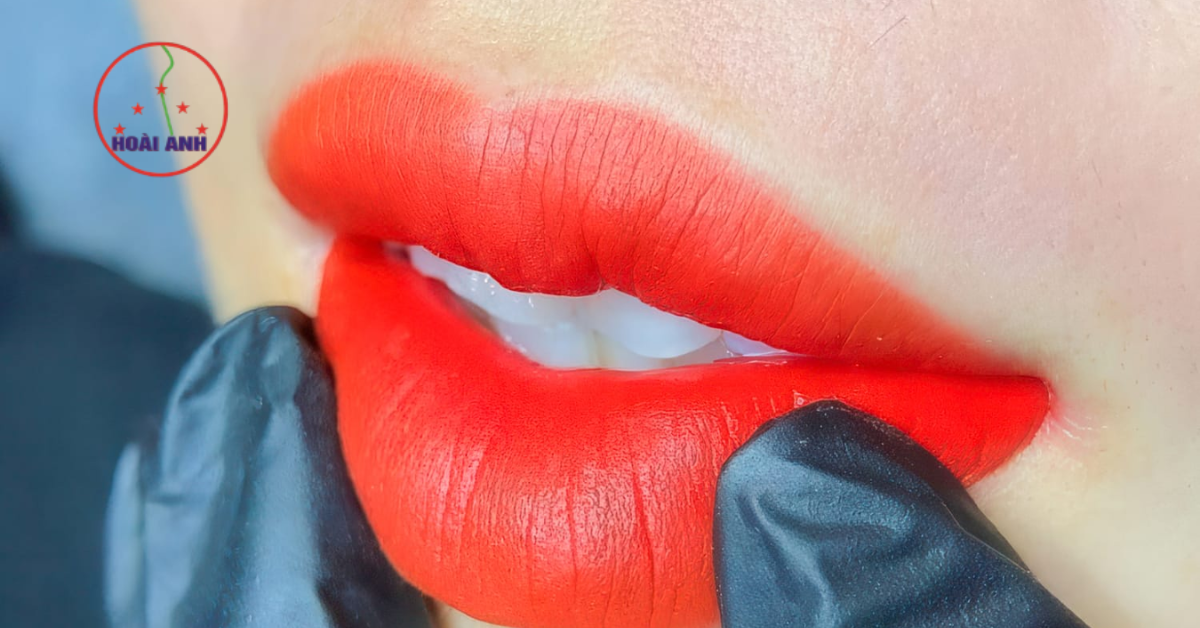 Phun môi khử thâm tự nhiên 