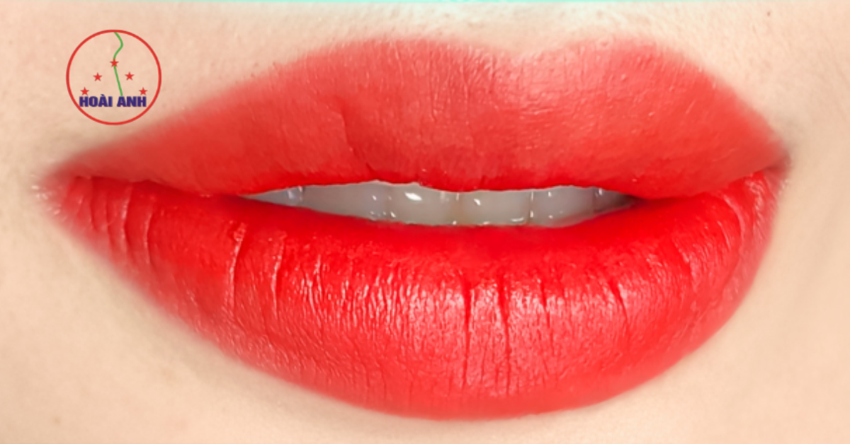 Phun môi lên màu tự nhiên tại Hoài Anh