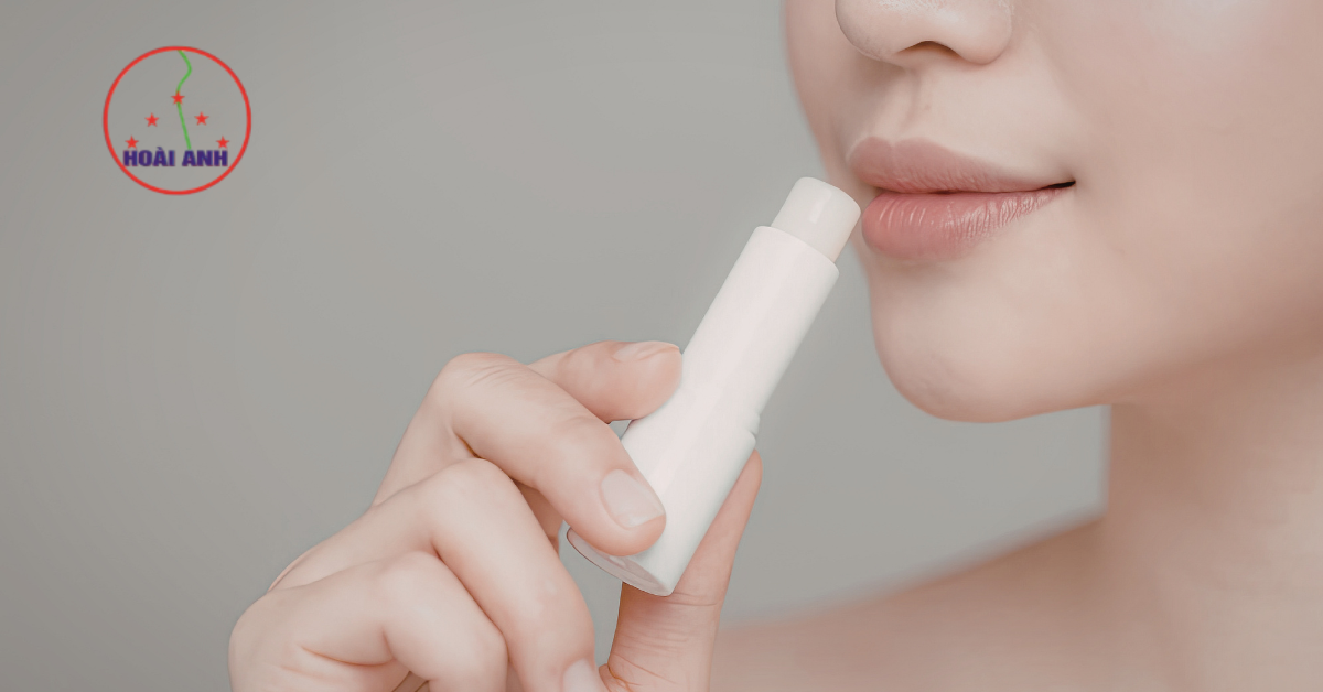 chăm sóc sau phun môi lên màu đẹp