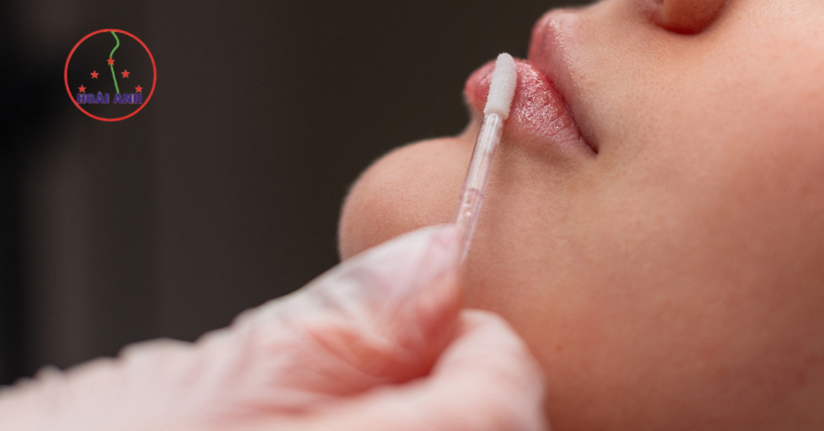 chăm sóc sau phun môi lên màu đẹp tự nhiên, bền màu