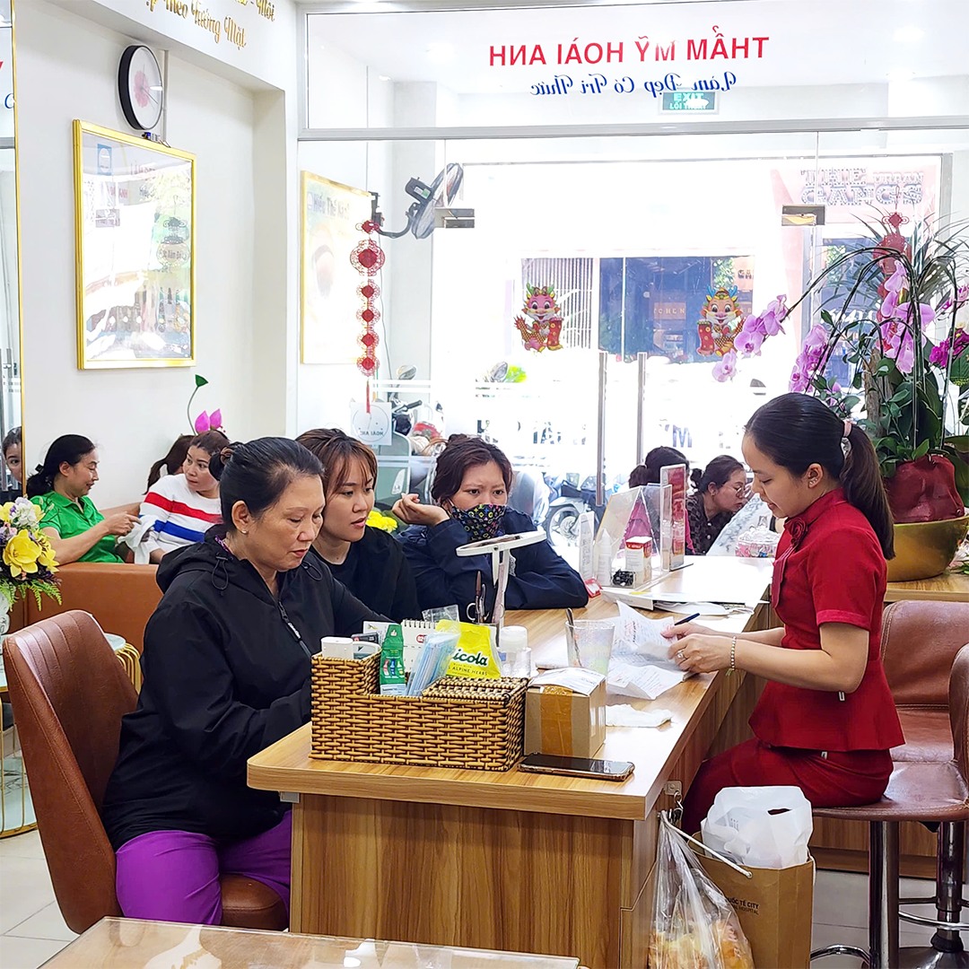 Sảnh khách Thẩm Mỹ Viện Hoài Anh Quận 10